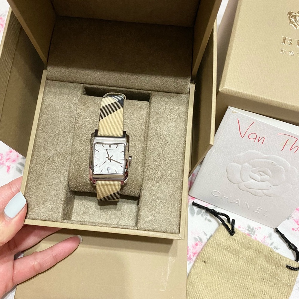 Burberry unisex watch